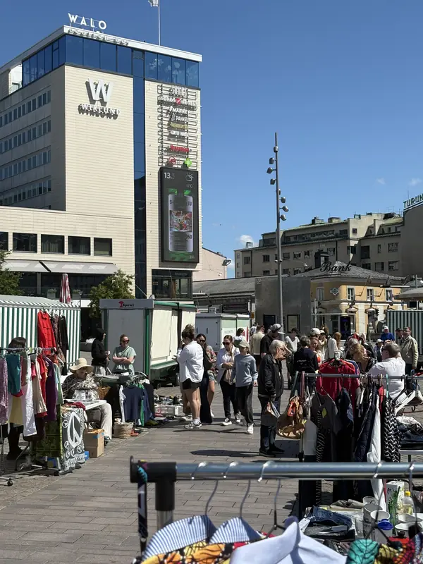Näkymää Kauppatorin ylitse